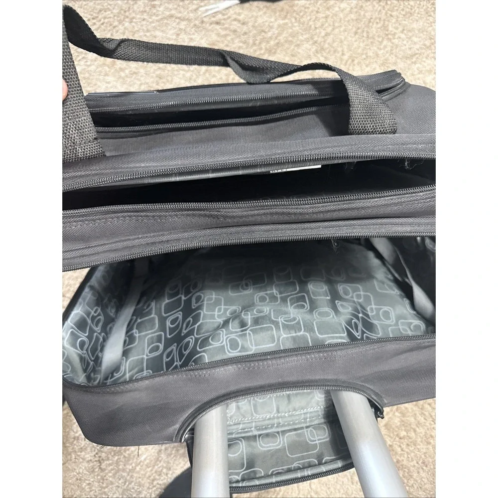 Delsey Super Lite Trolley Travel Tote Rolling Luggage Black 22718BK EUC Carry On